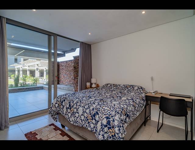 2 BEDROOM APARTMENT TO LET IN SIBAYA PRECINCT